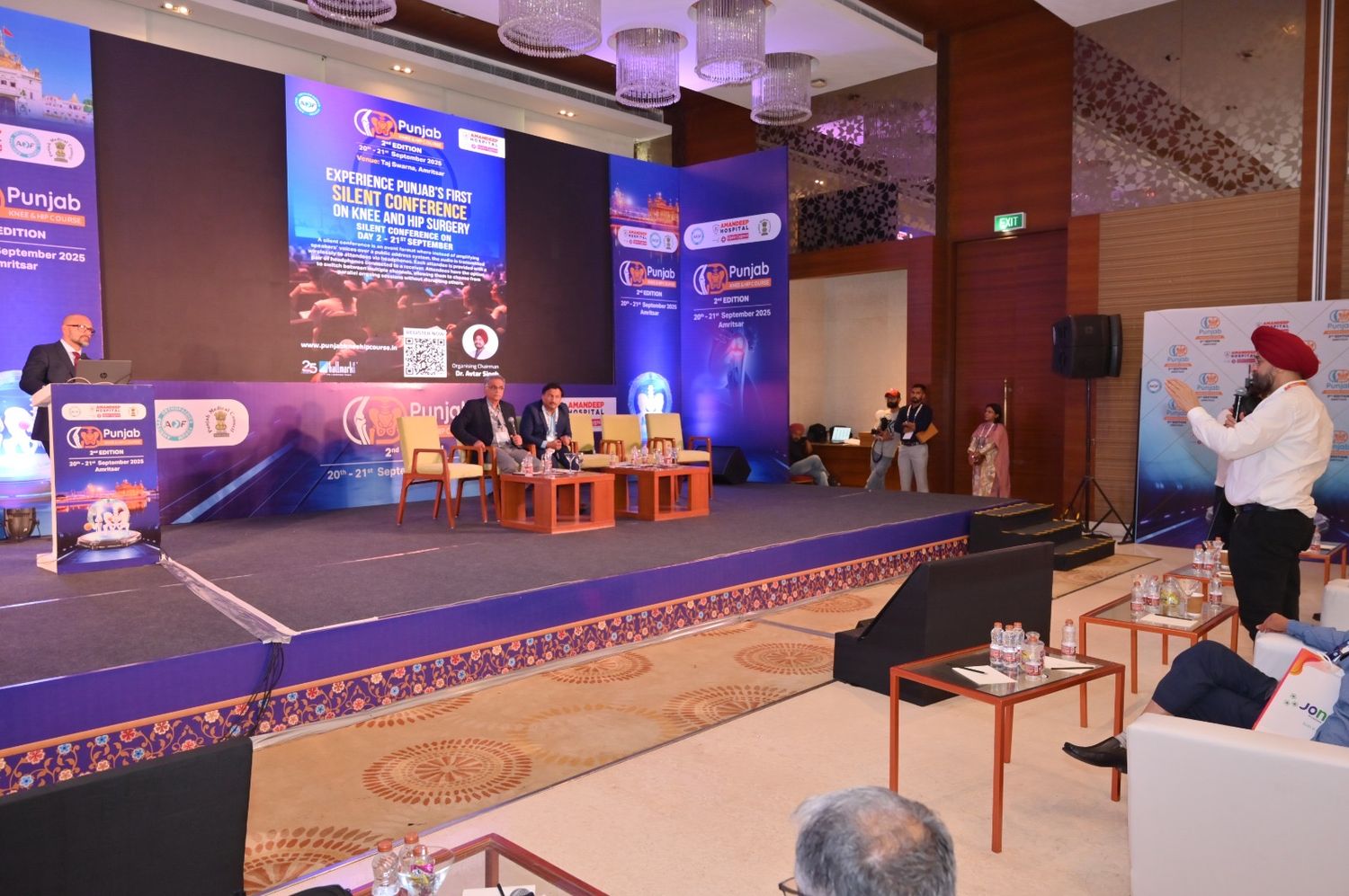 La sala congressuale del Punjab Knee and Hip Course durante la sessione